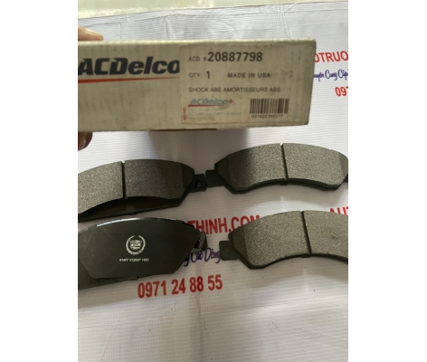 Bố thắng trước cadilac Escalade 2008