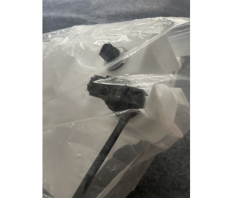 Bình nước phụ LS460, LS460L,LS600h