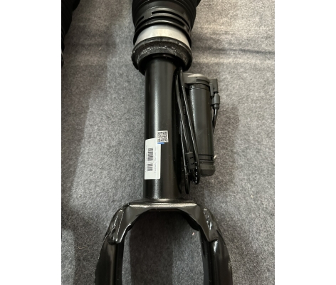 Nhún trước GL63 W157