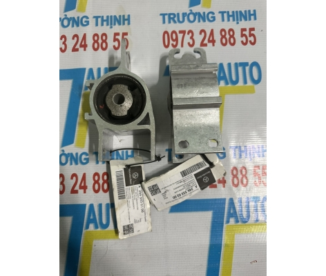 Cao su bợ A dưới CLA200 W117 
