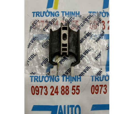 Cao su treo trên động cơ Volvo XC90