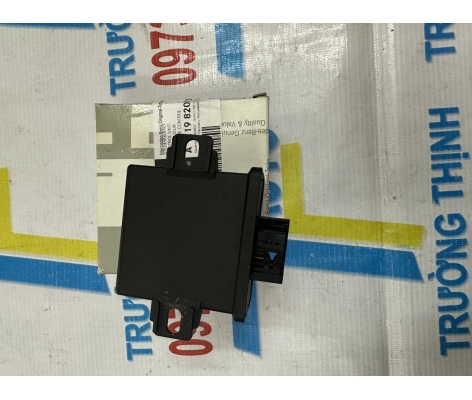 Hộp cảm biến đèn GL450 W166: A2118706226