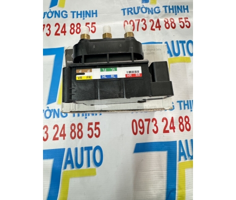 Van chia hơi bơm nâng gầm C300 W205